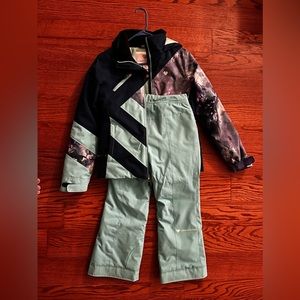 Obermeyer set used once. Jacket is XL teen and pants are M teen. Originally $220